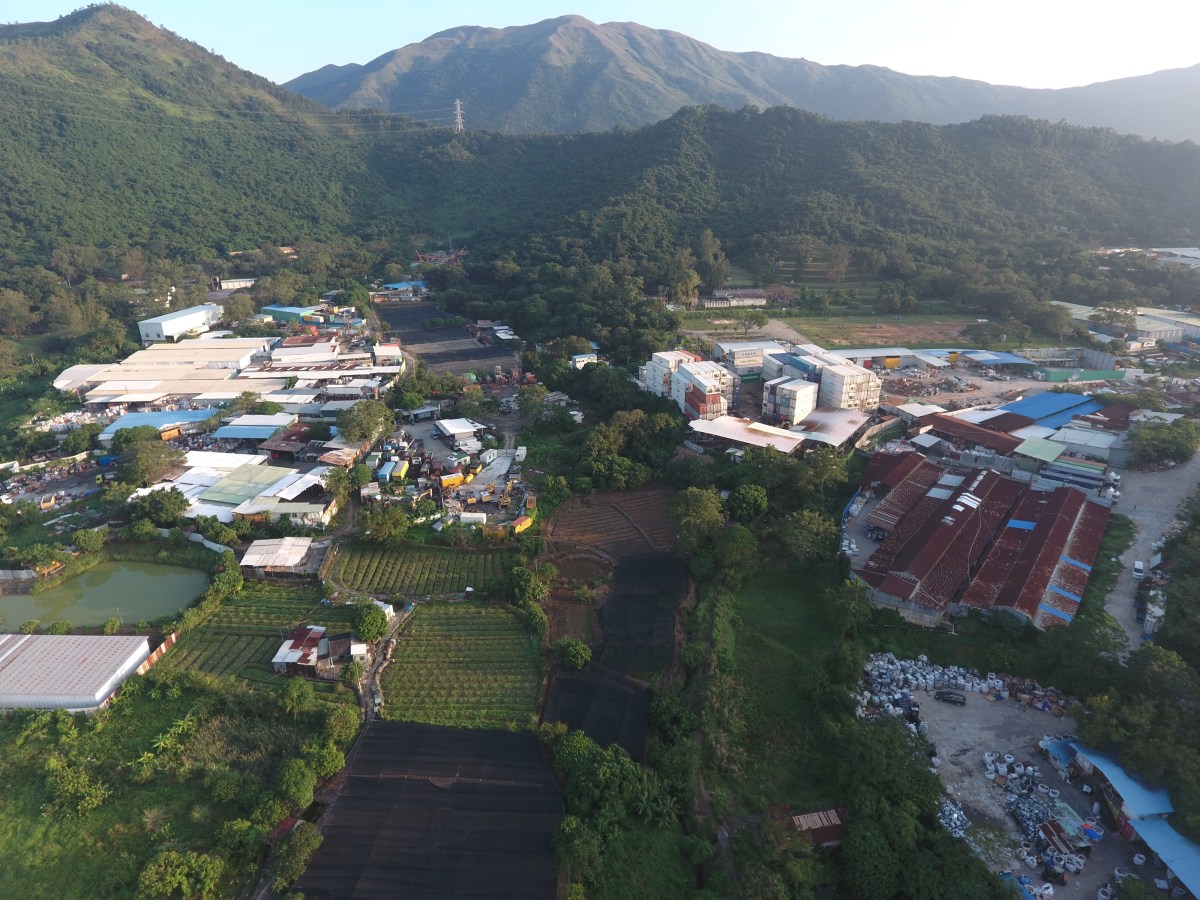 當農地變成回收場為城市處理廢物、為鄉郊寮屋基層勞動者維持一點生計，但也奪走無數寶貴性命
